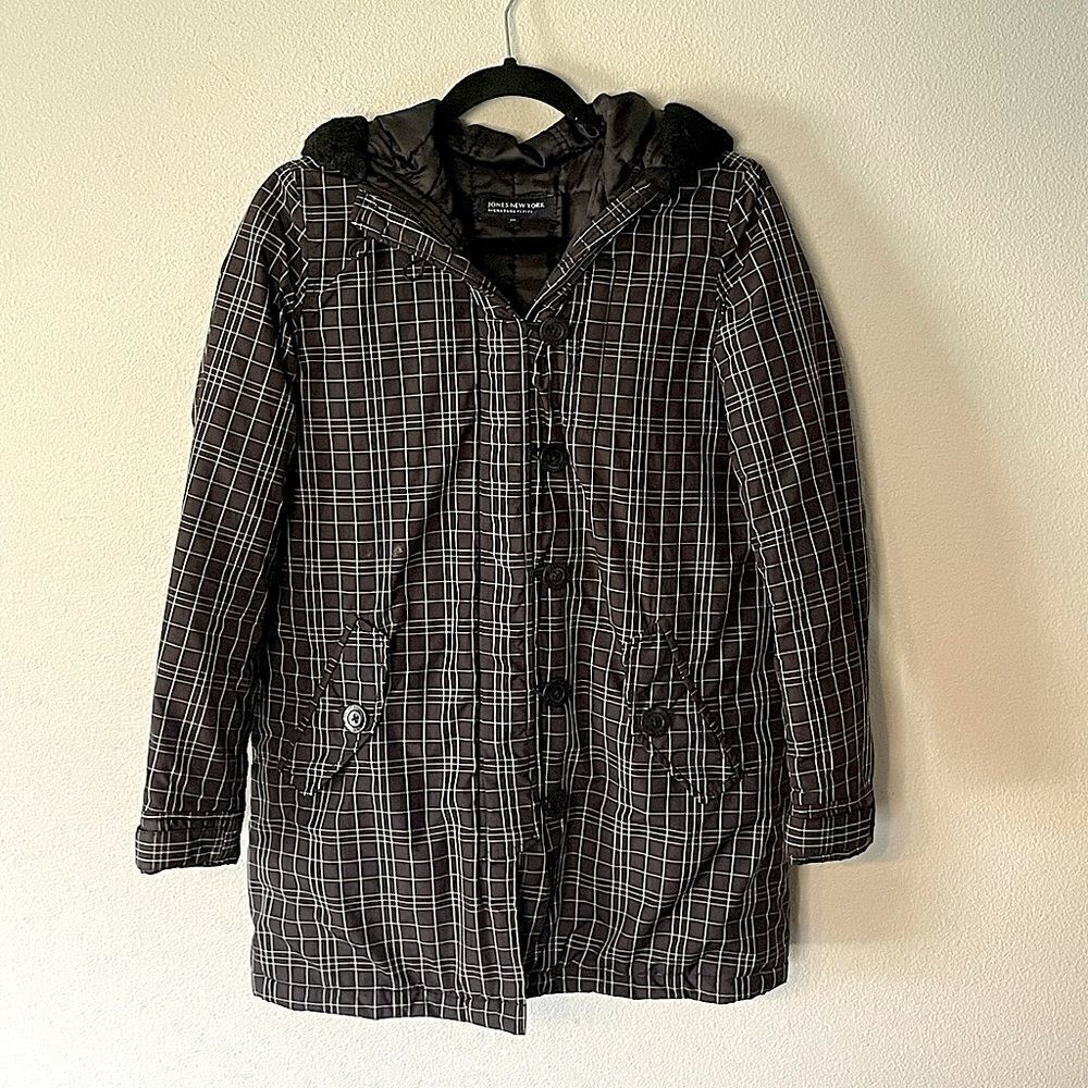 Jones New York Lined Black and White Jacket. Size Petite.